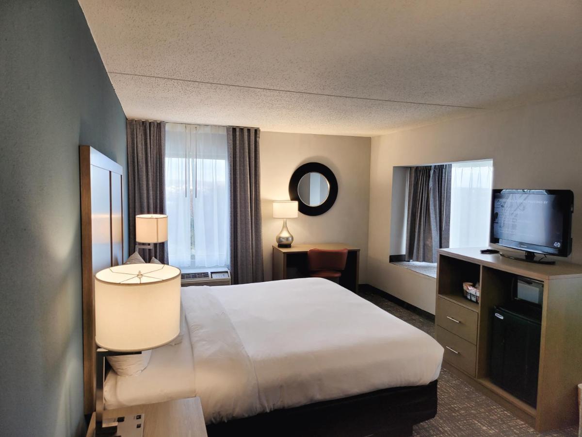 Comfort Inn & Suites Alexandria West Экстерьер фото