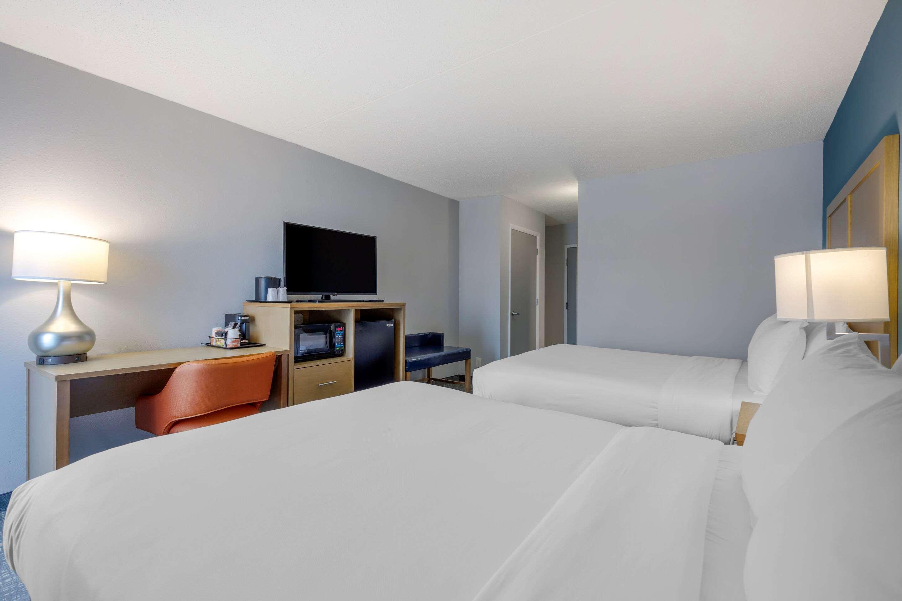 Comfort Inn & Suites Alexandria West Экстерьер фото