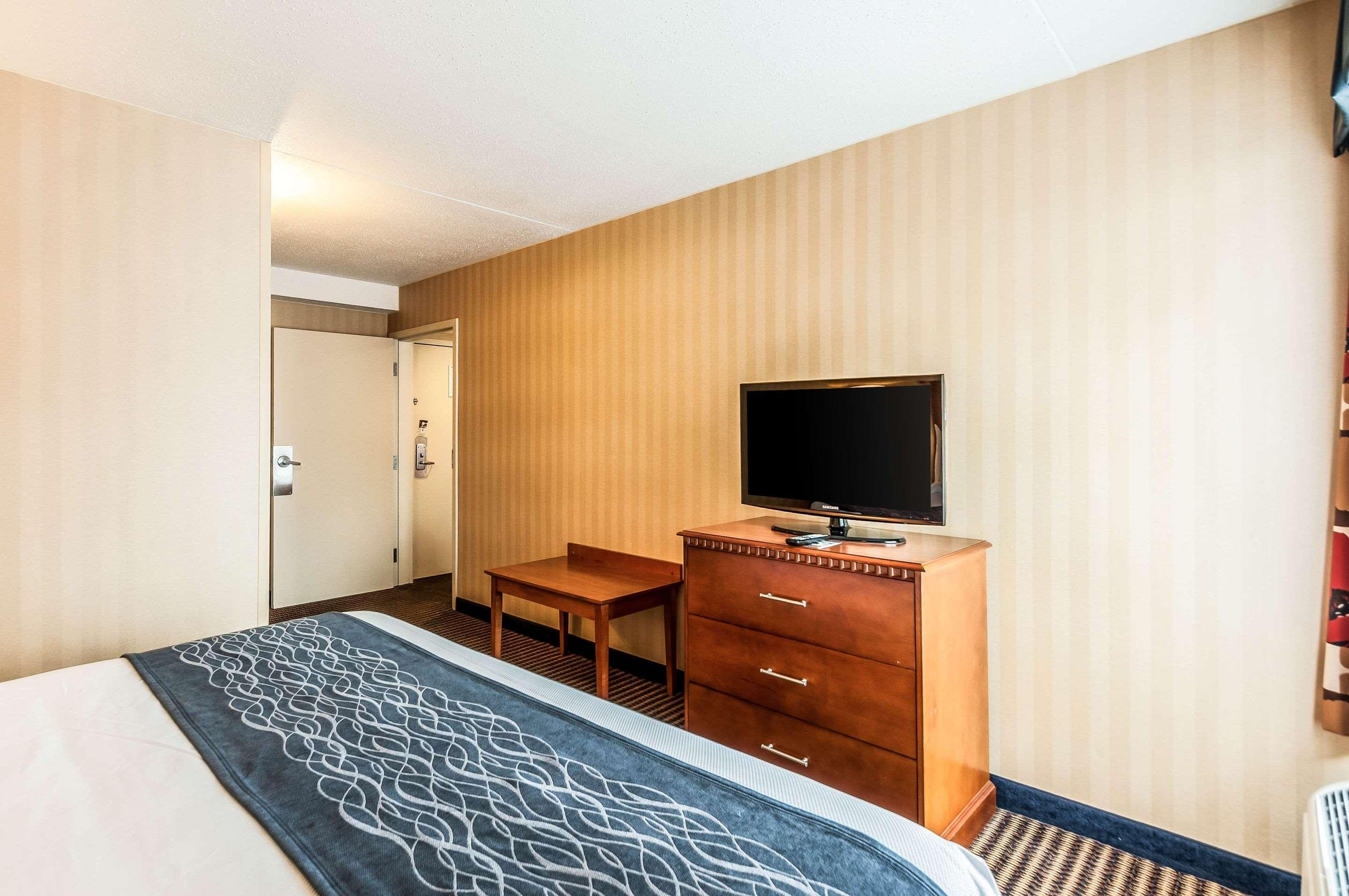 Comfort Inn & Suites Alexandria West Экстерьер фото