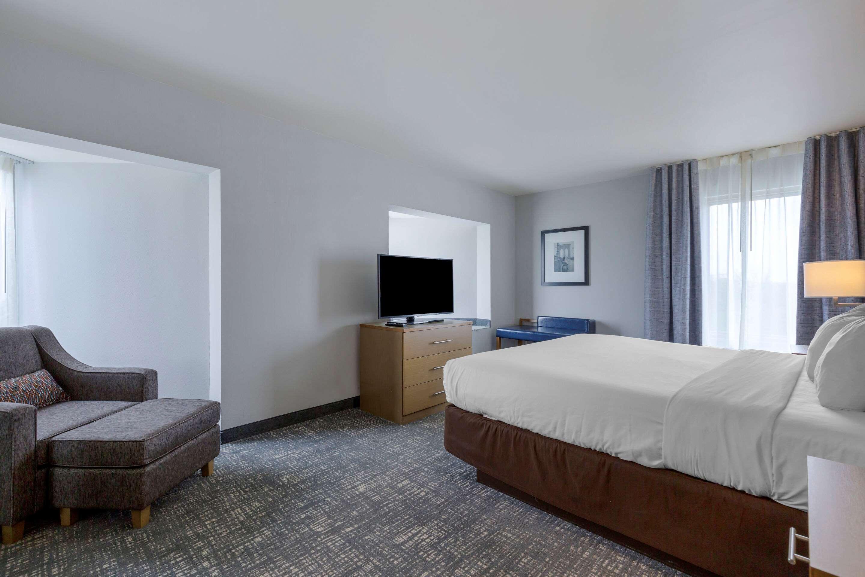 Comfort Inn & Suites Alexandria West Экстерьер фото