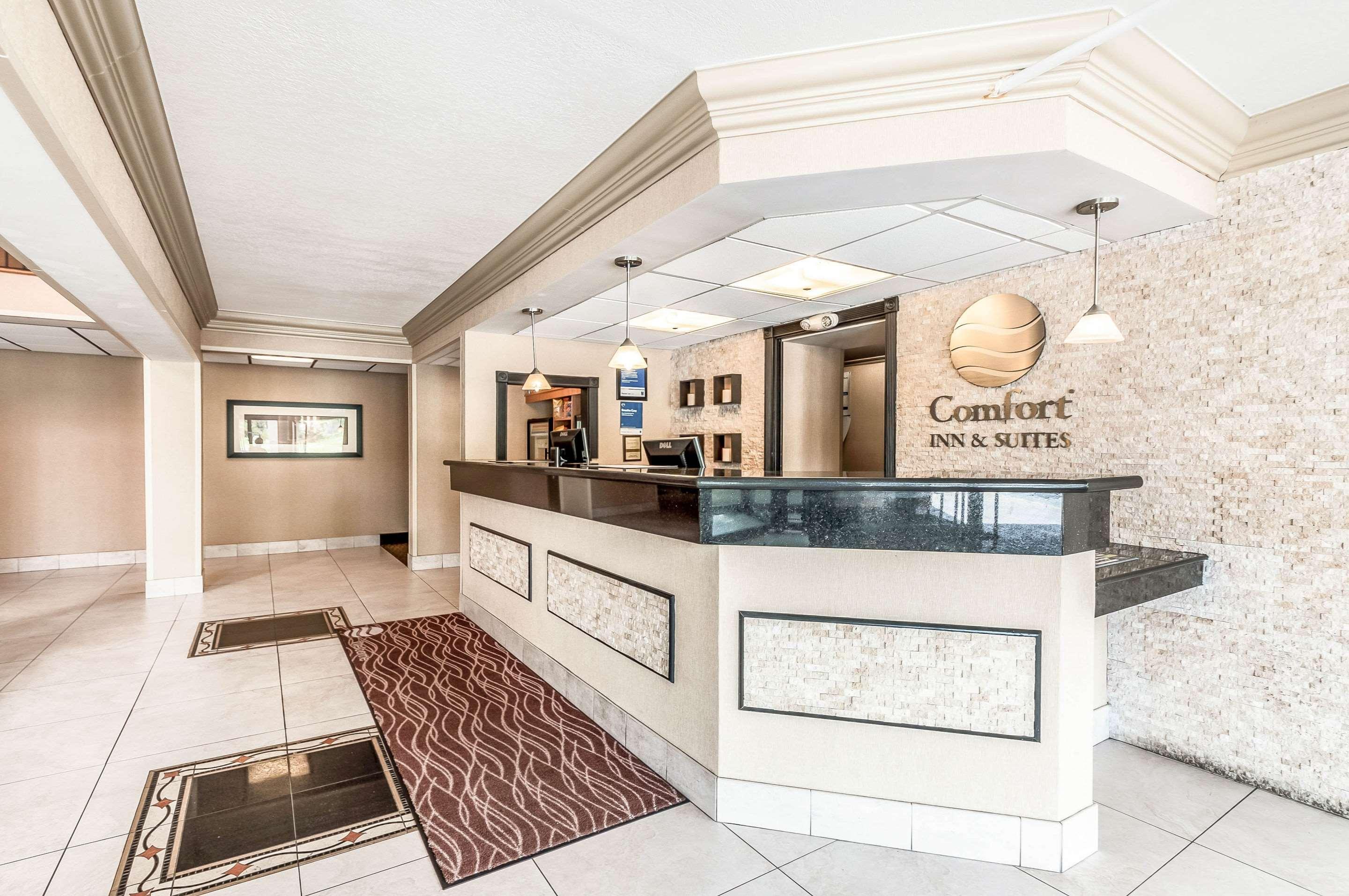 Comfort Inn & Suites Alexandria West Экстерьер фото