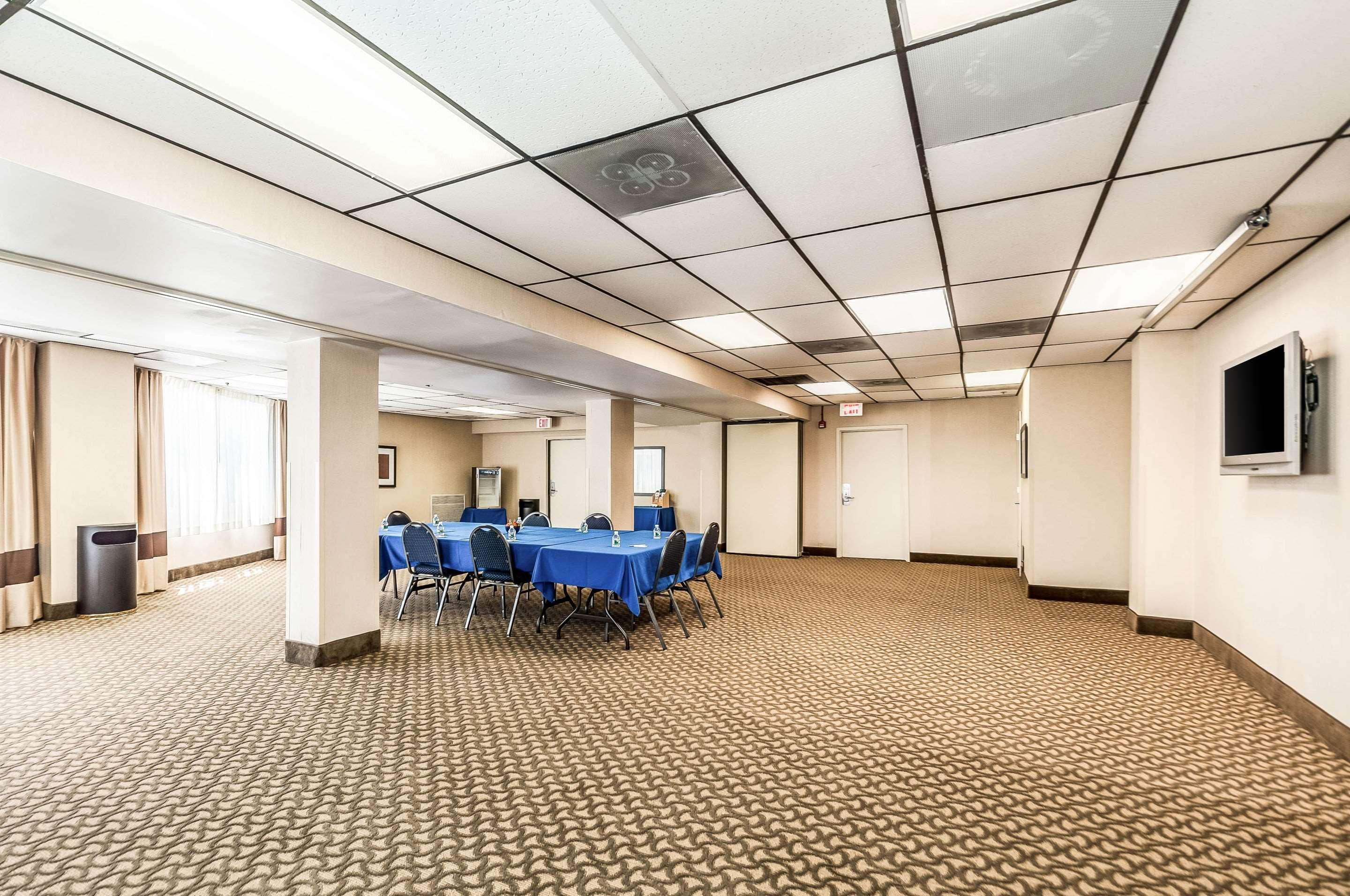 Comfort Inn & Suites Alexandria West Экстерьер фото